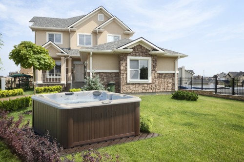 backyard-outdoor-jacuzzi-hot-tub_3